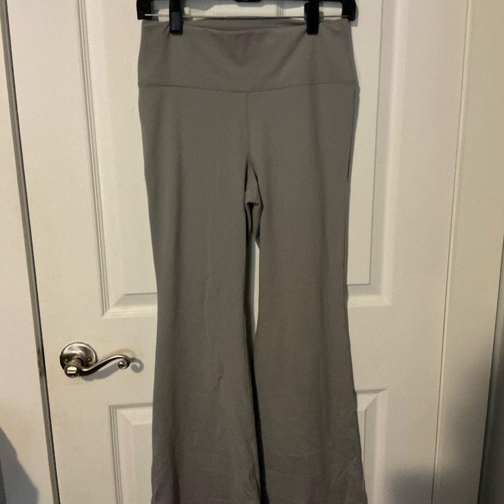 EUC | Wild Fable • W’s Flare/Bootcut Leggings (Large), grey